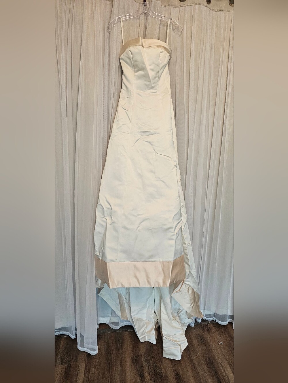 Davinvi Strapless White Satin Evening Gown With Champaign Trim Size 6